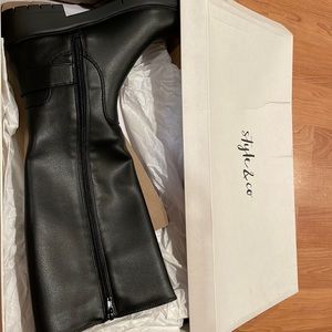 Tall black fall/ winter boots